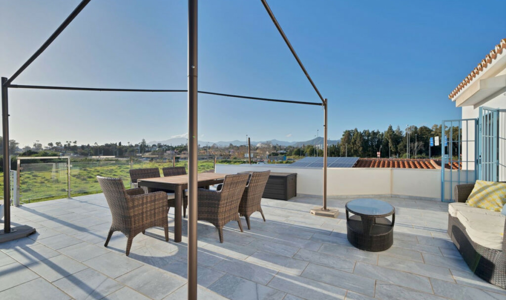 Resale - House -
San Pedro de Alcántara