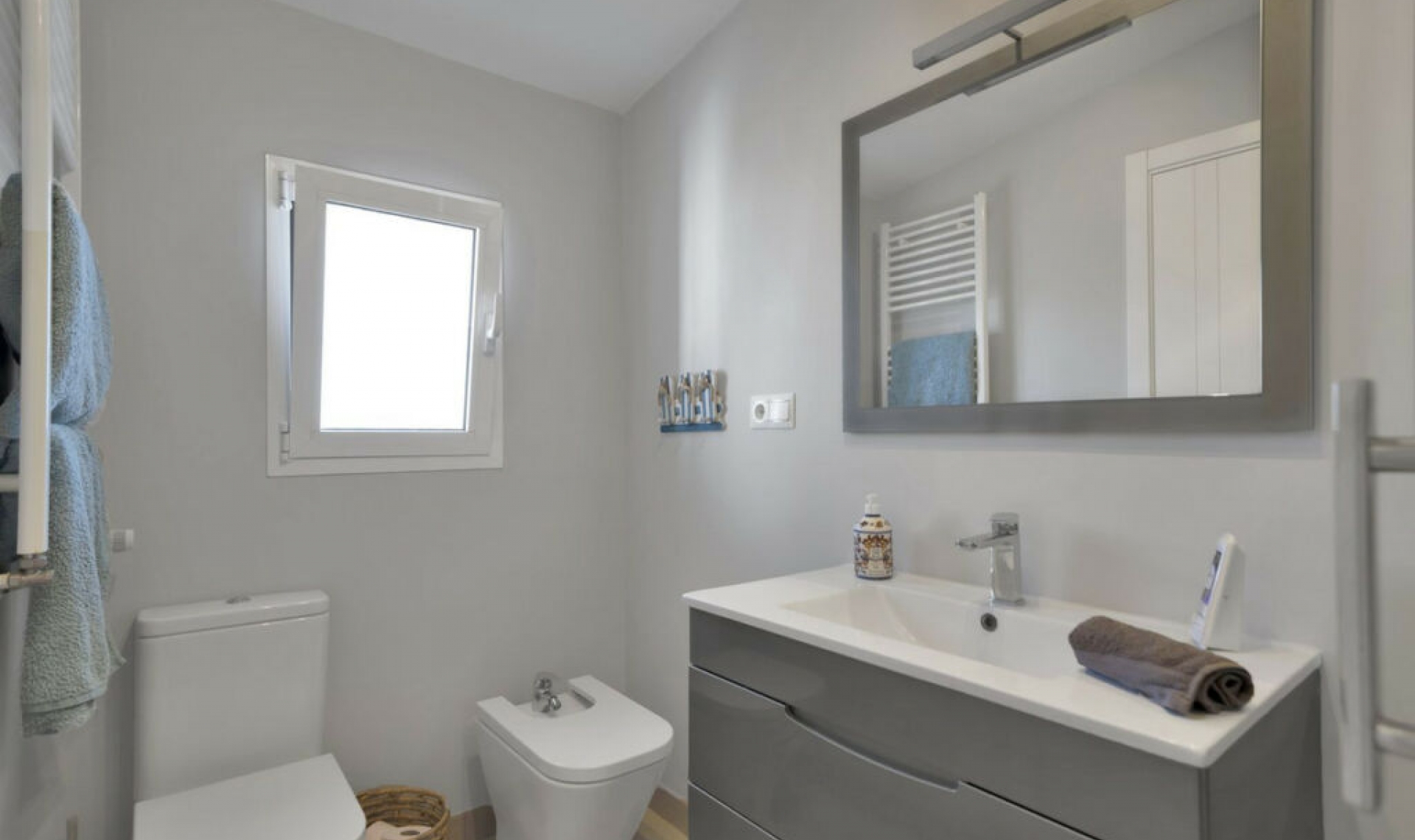 Resale - House -
San Pedro de Alcántara