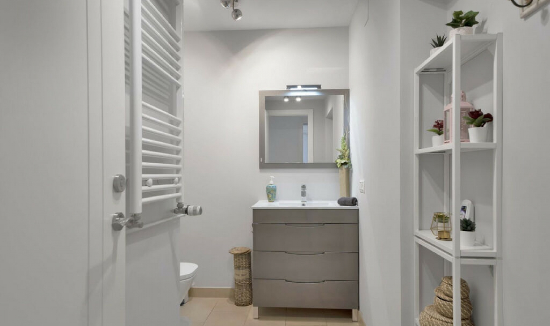 Resale - House -
San Pedro de Alcántara