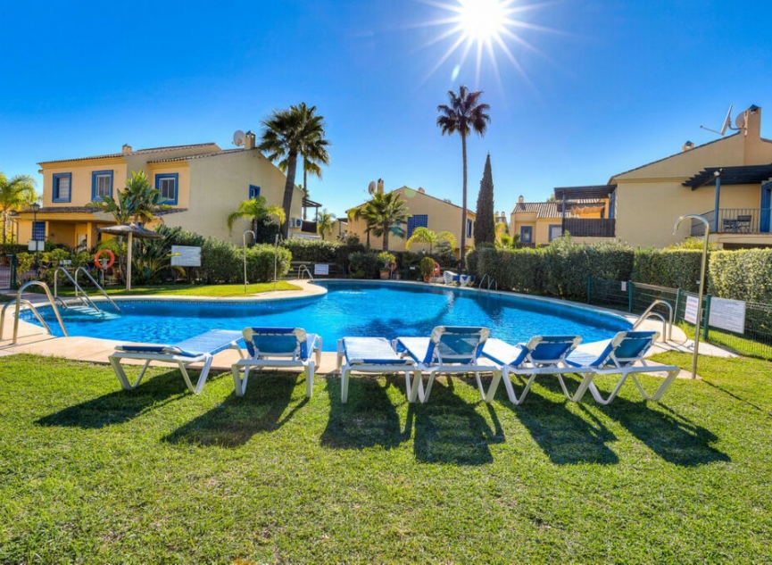 Resale - House -
San Pedro de Alcántara