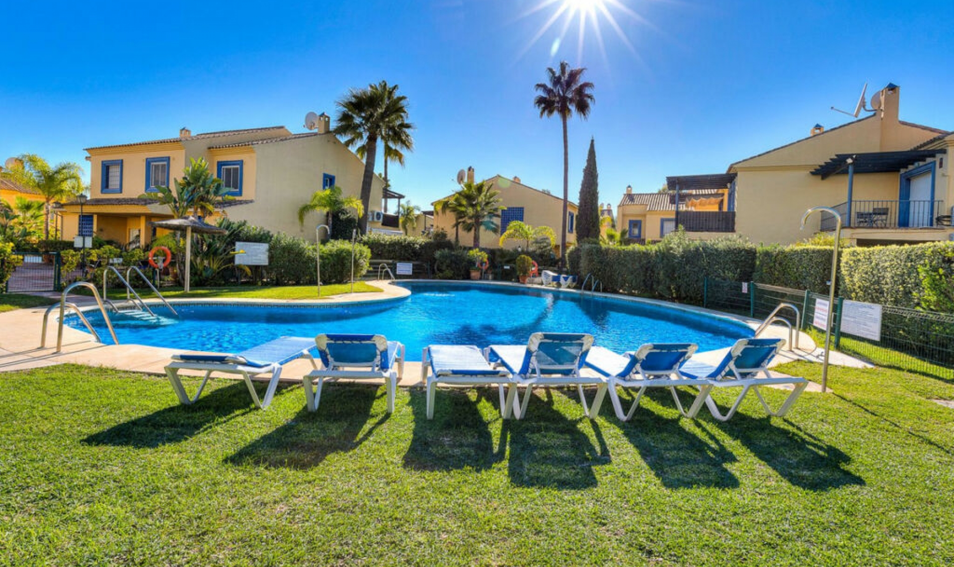 Resale - House -
San Pedro de Alcántara