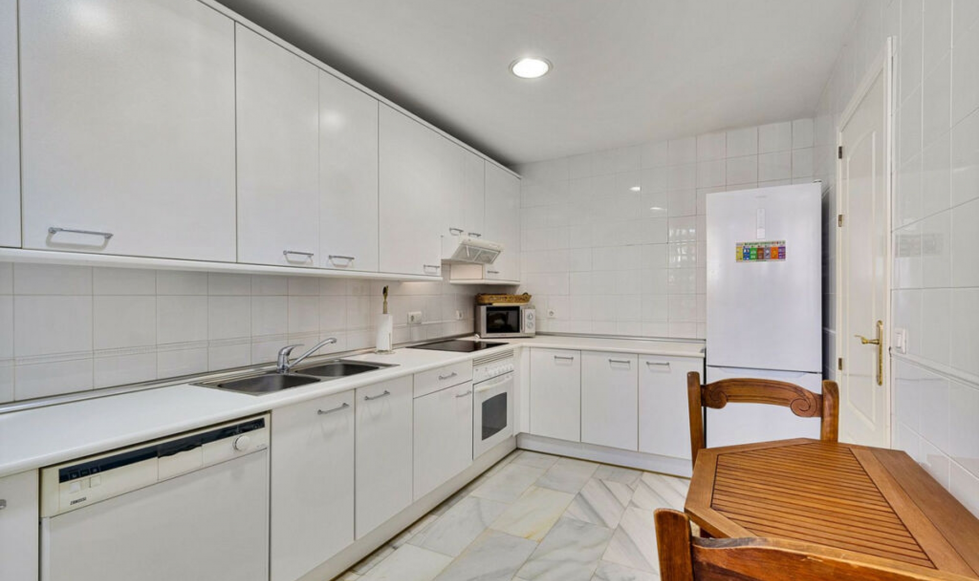 Resale - House -
San Pedro de Alcántara