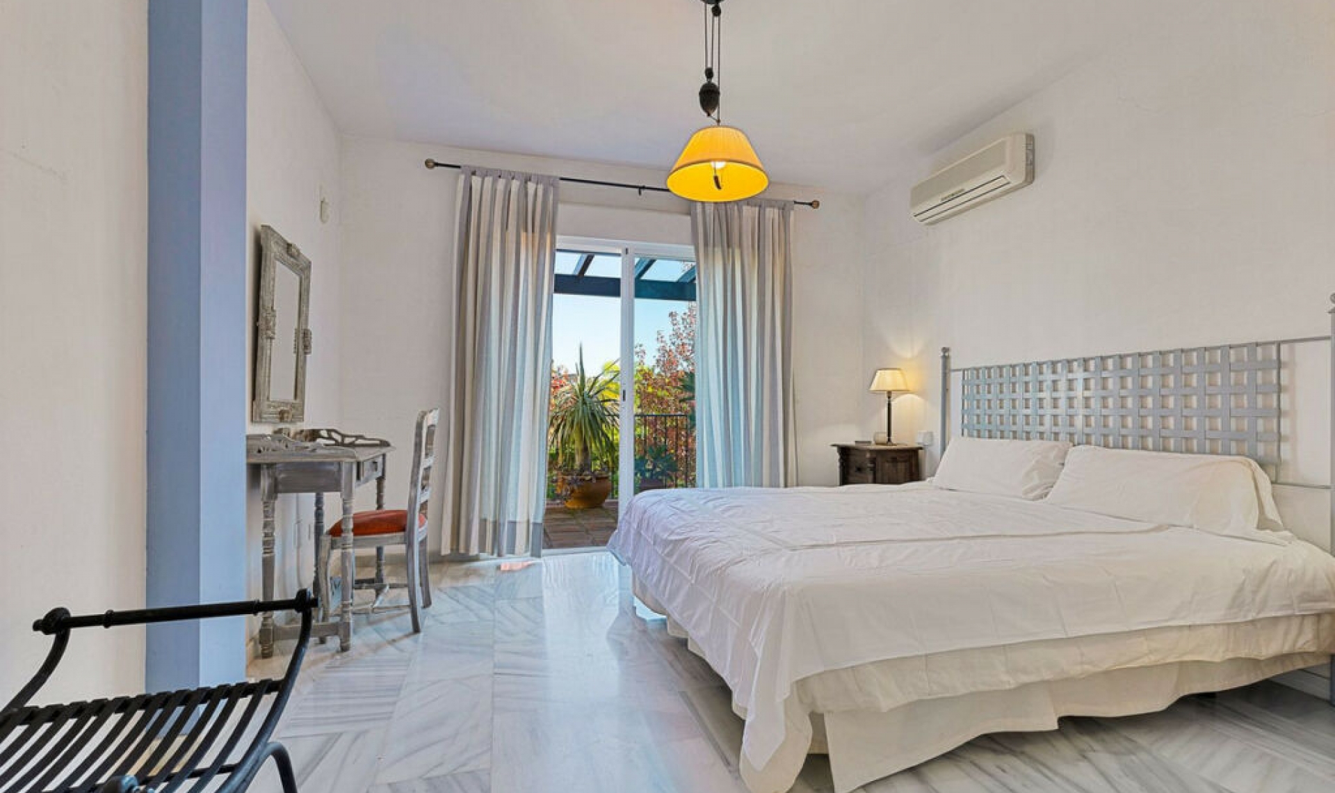 Resale - House -
San Pedro de Alcántara