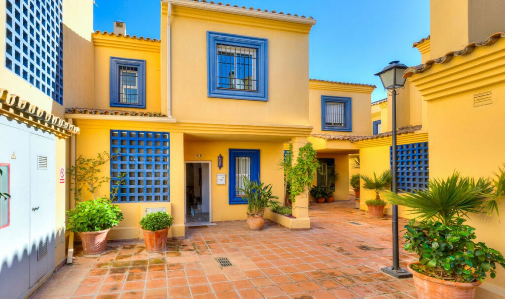 Resale - House -
San Pedro de Alcántara