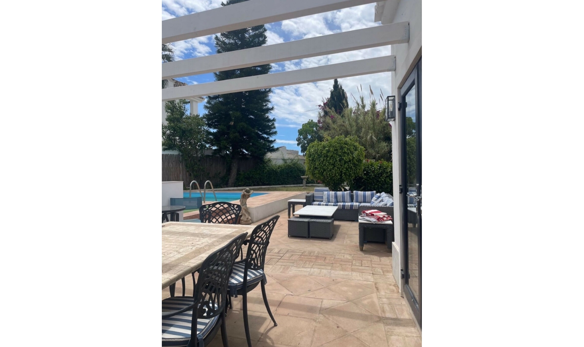 Resale - House -
San Pedro de Alcántara