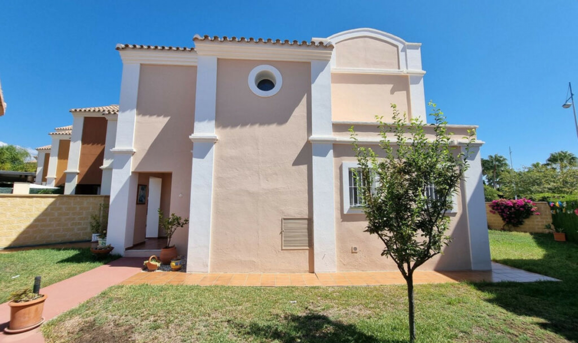 Resale - House -
San Pedro de Alcántara