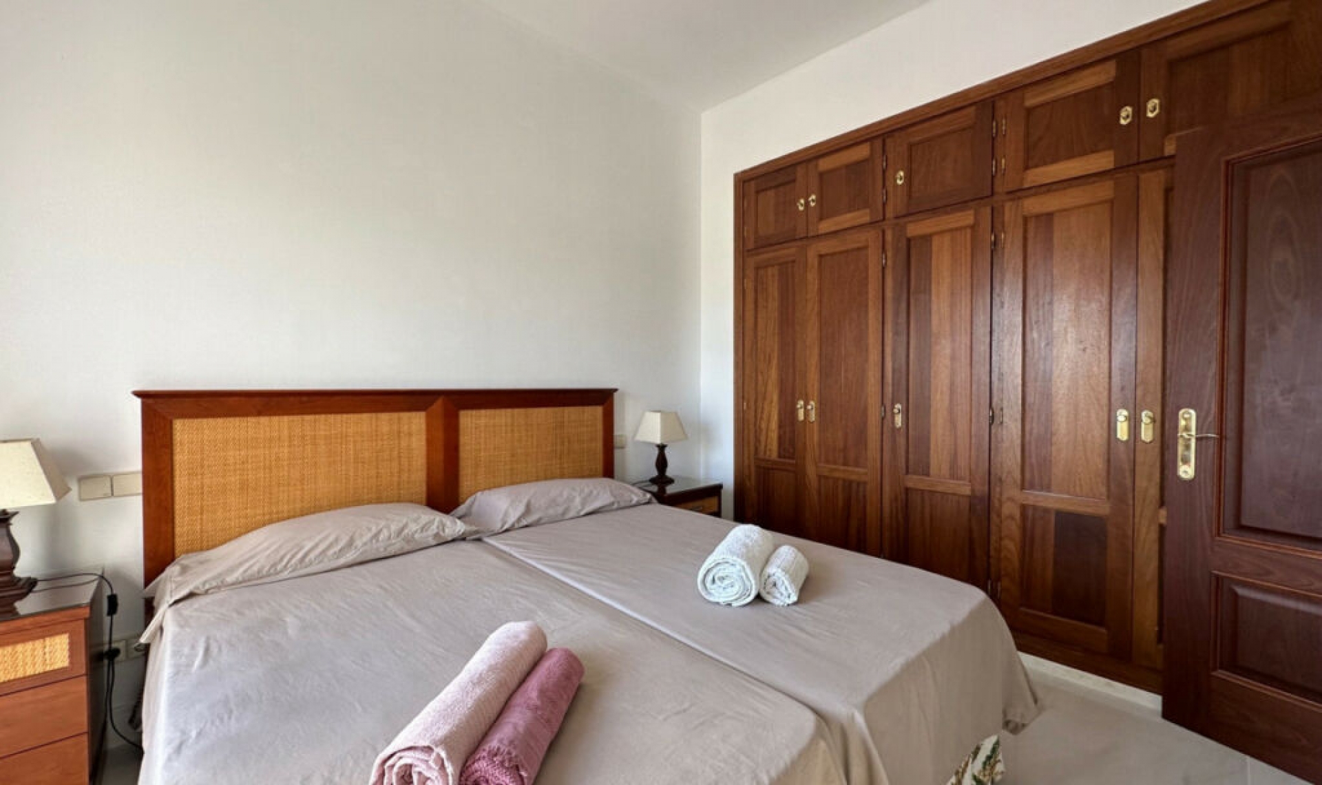 Resale - House -
San Pedro de Alcántara