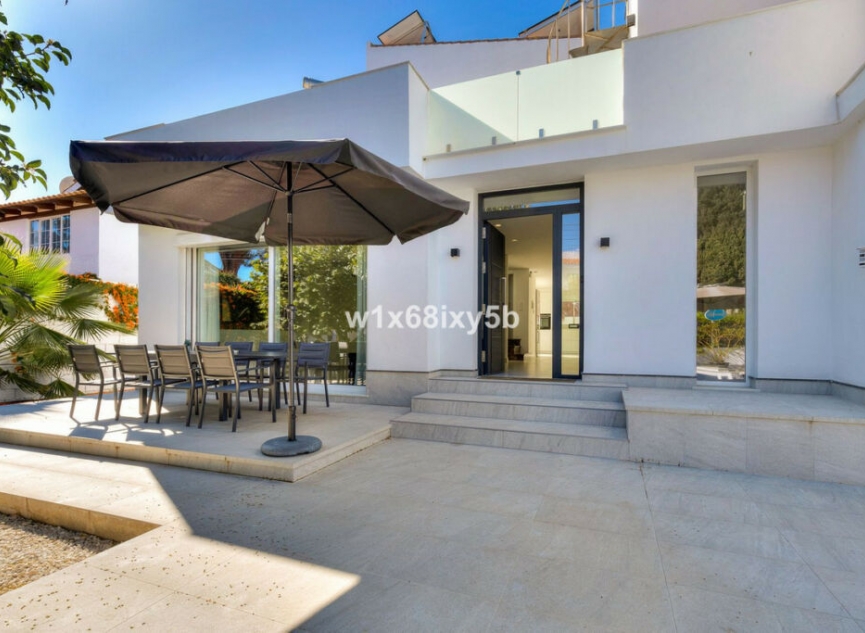 Resale - House -
San Pedro de Alcántara