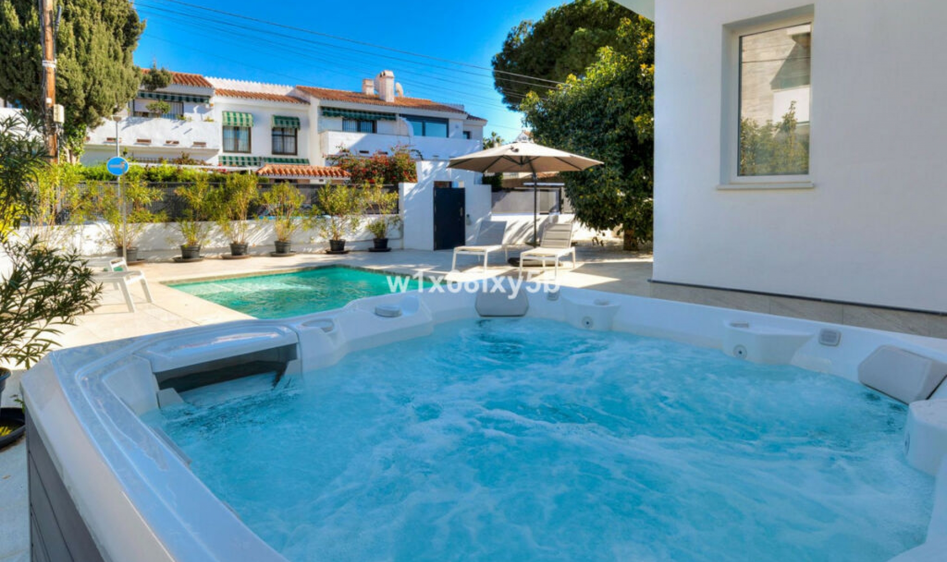 Resale - House -
San Pedro de Alcántara