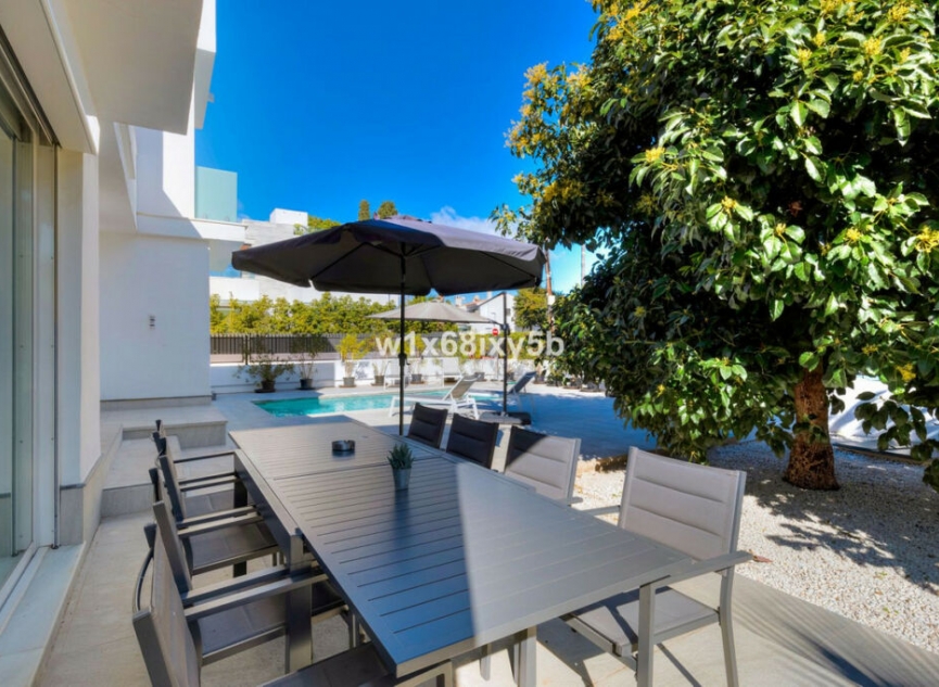 Resale - House -
San Pedro de Alcántara