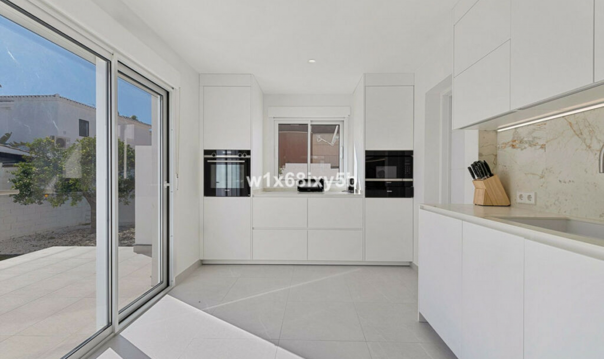 Resale - House -
San Pedro de Alcántara