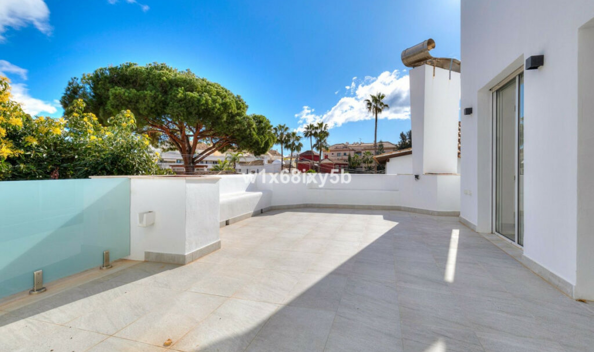 Resale - House -
San Pedro de Alcántara