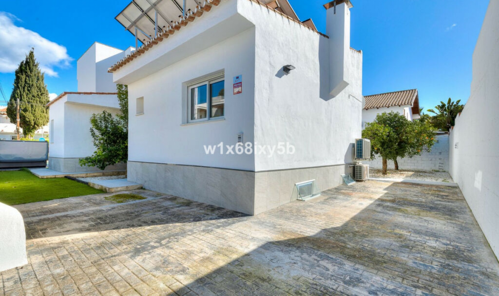 Resale - House -
San Pedro de Alcántara