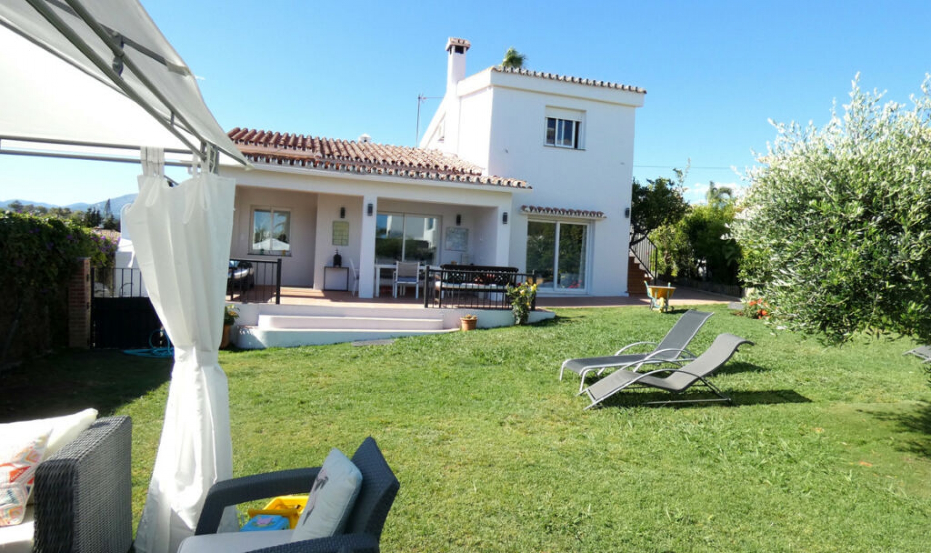Resale - House -
San Pedro de Alcántara
