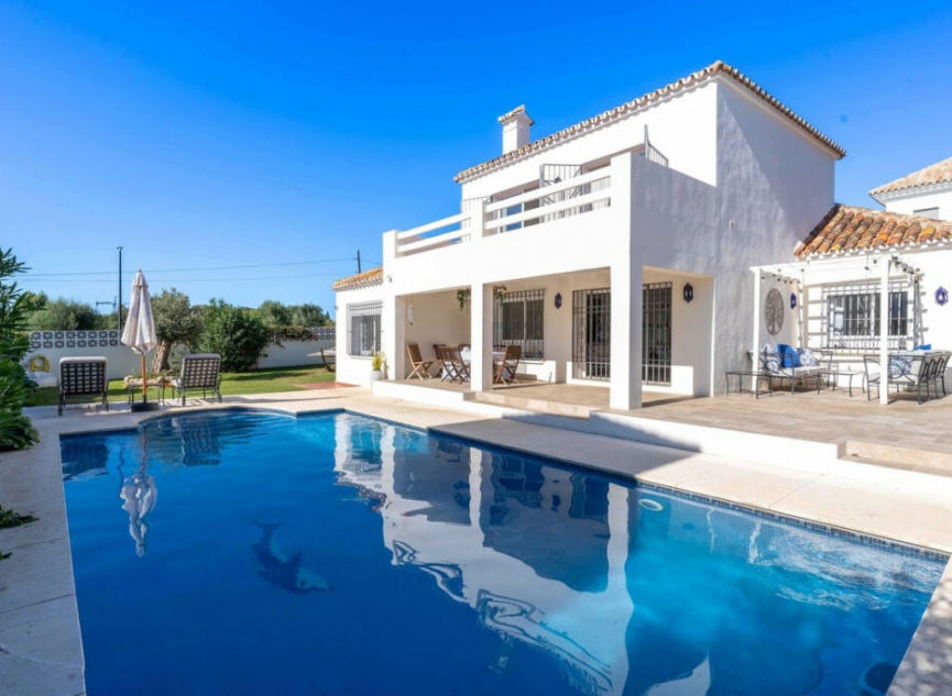 Resale - House -
San Pedro de Alcántara