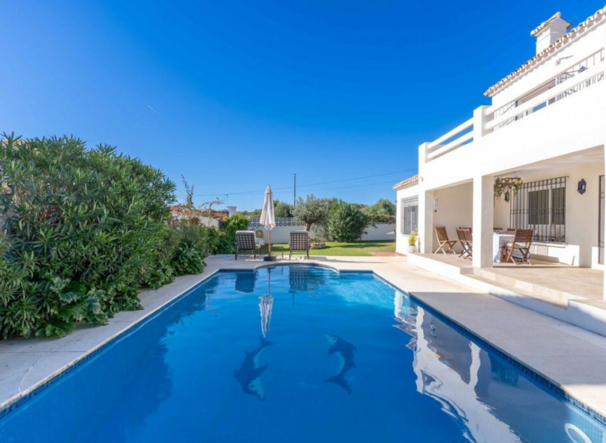 Resale - House -
San Pedro de Alcántara