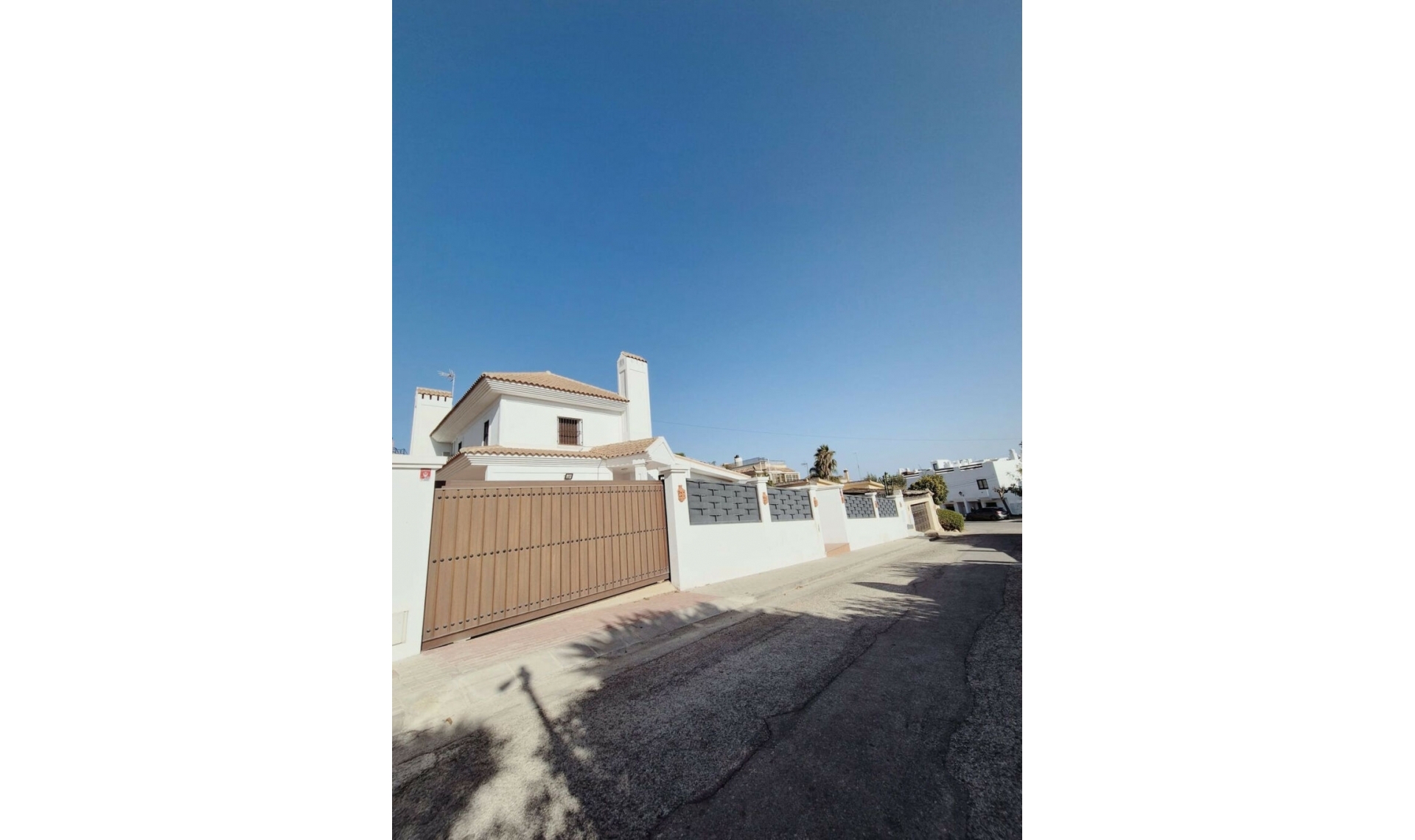Resale - House -
San Pedro de Alcántara