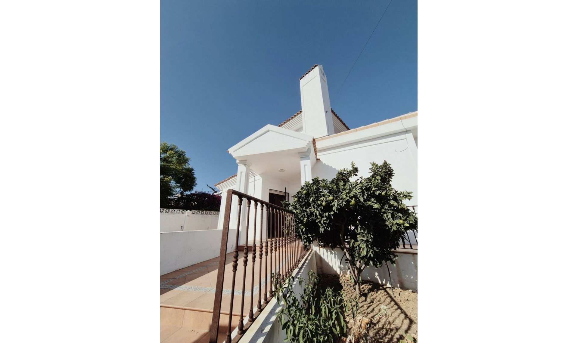Resale - House -
San Pedro de Alcántara