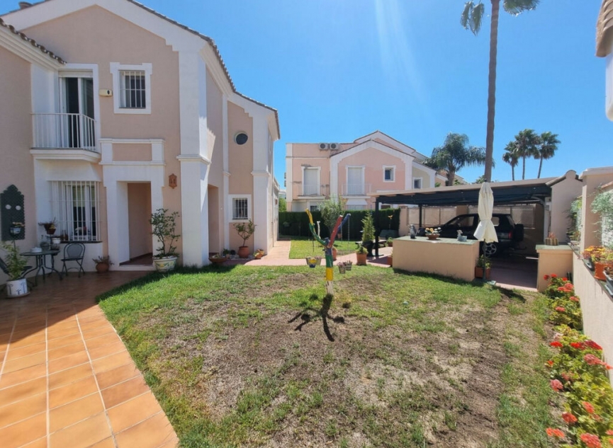 Resale - House -
San Pedro de Alcántara