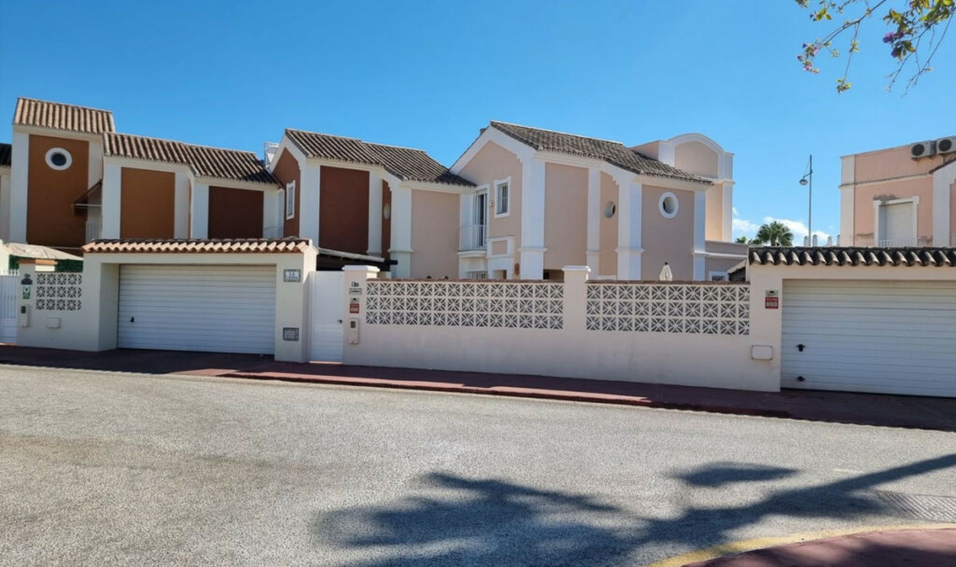Resale - House -
San Pedro de Alcántara