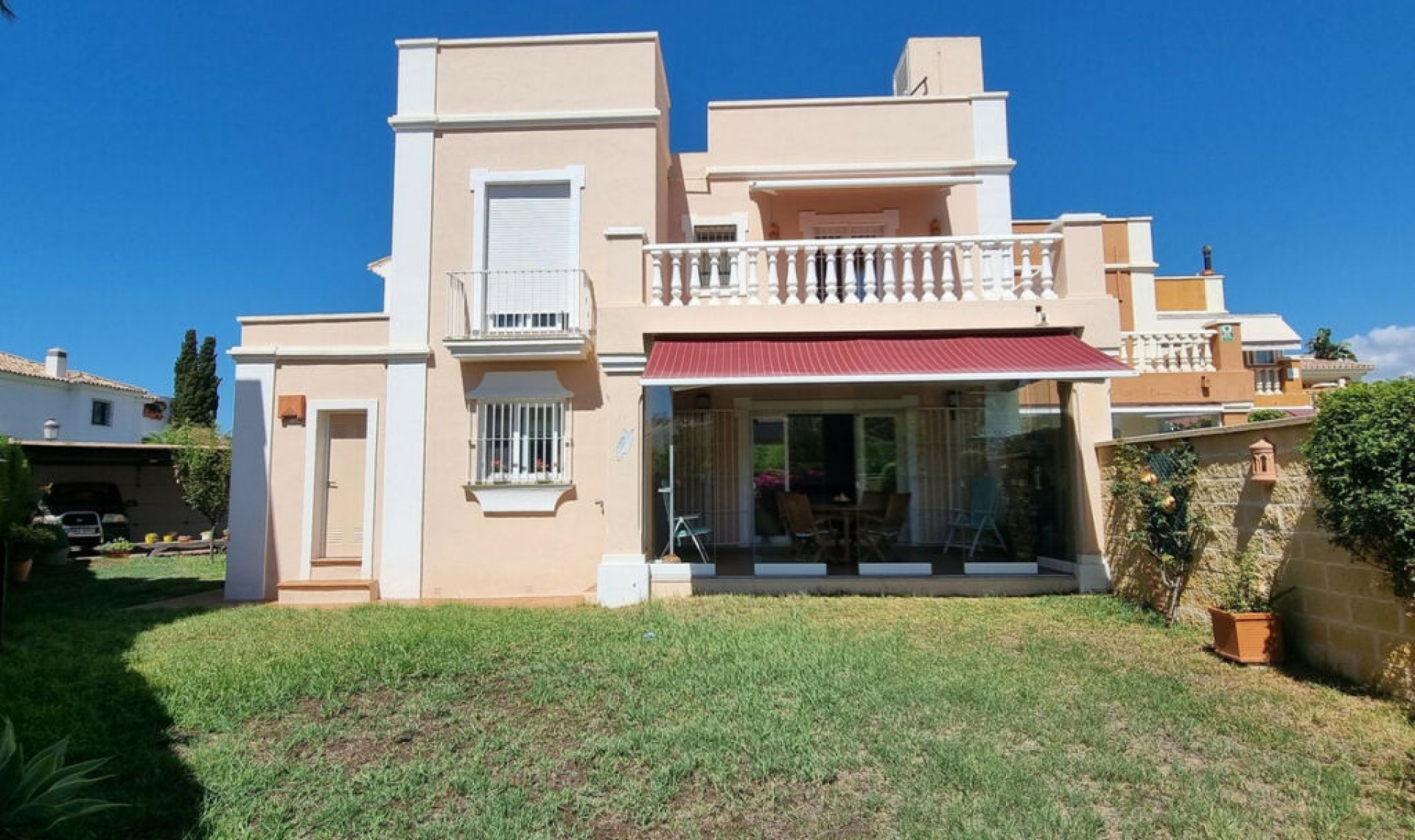 Resale - House -
San Pedro de Alcántara