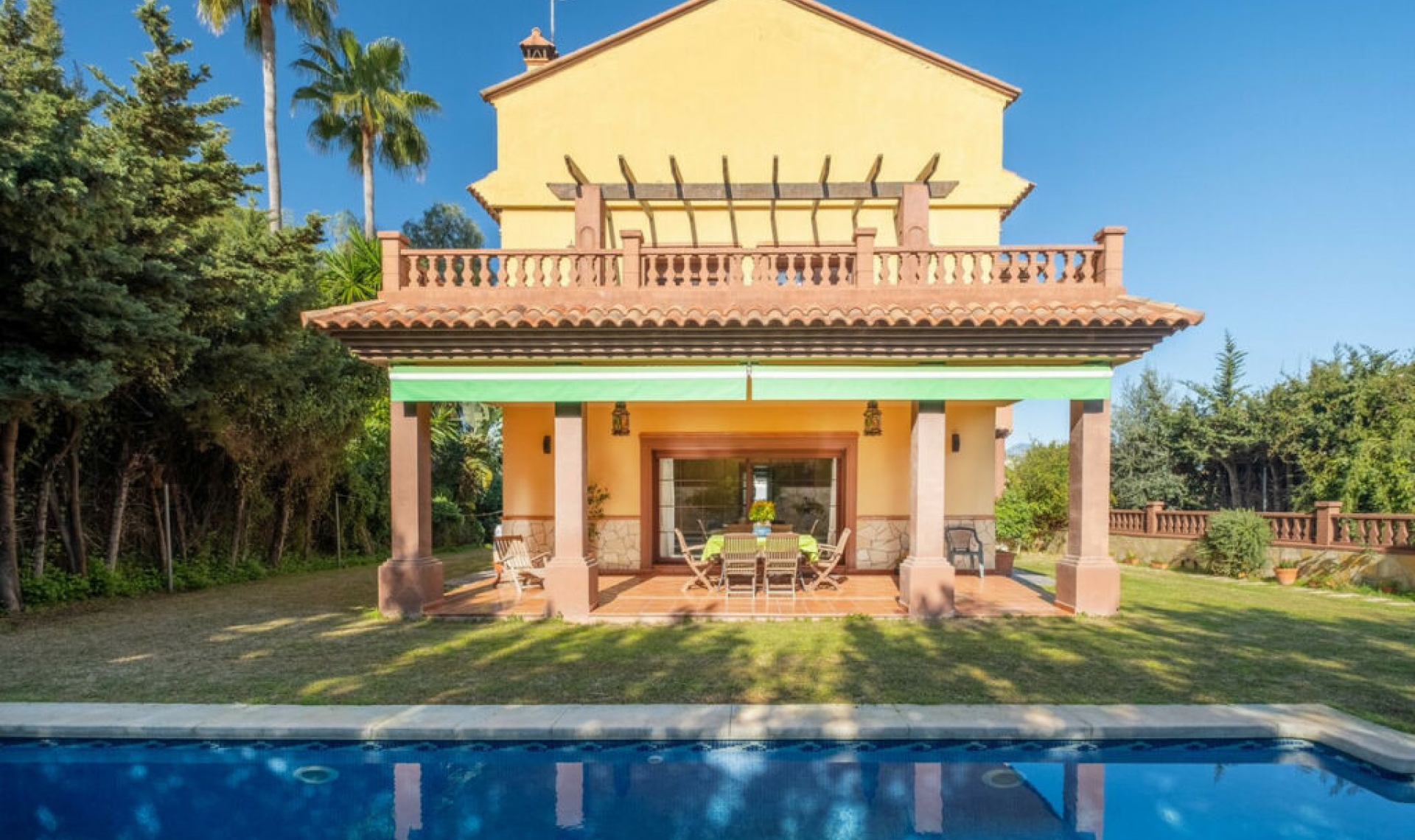 Resale - House -
San Pedro de Alcántara