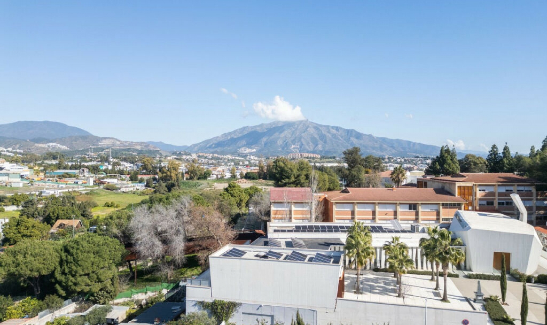 Resale - House -
San Pedro de Alcántara