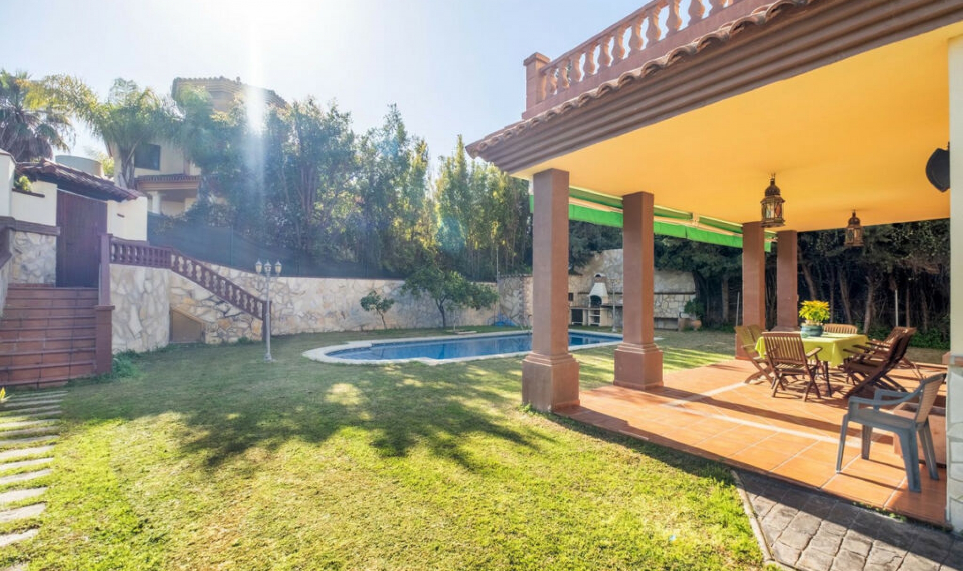 Resale - House -
San Pedro de Alcántara
