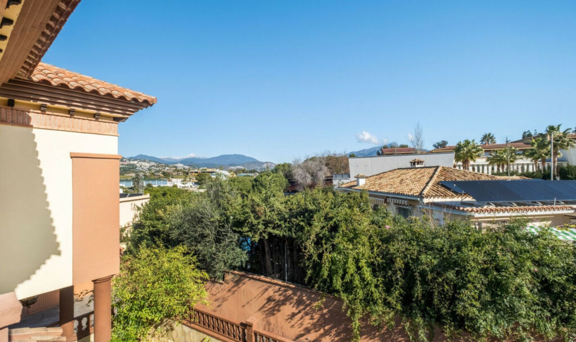 Resale - House -
San Pedro de Alcántara