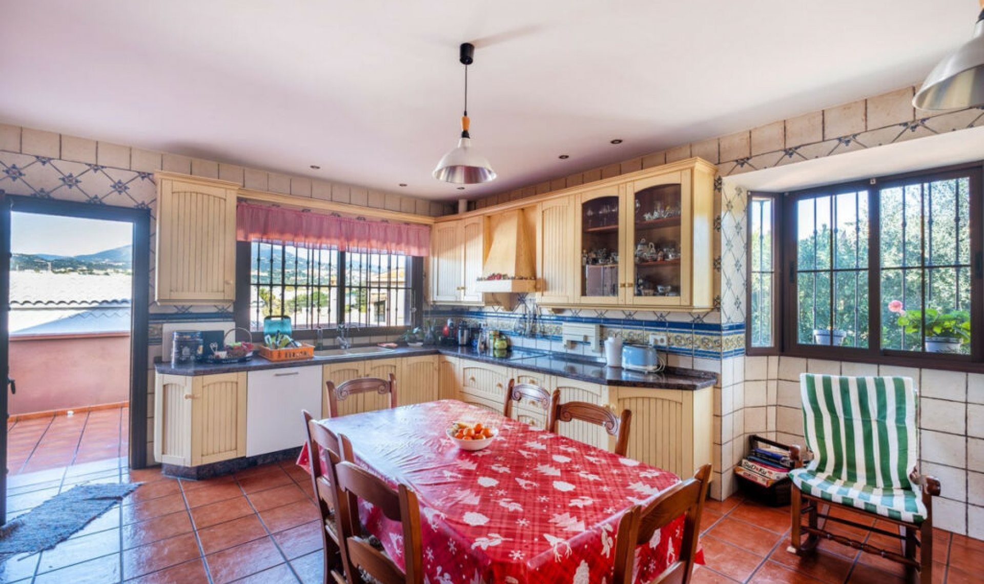 Resale - House -
San Pedro de Alcántara