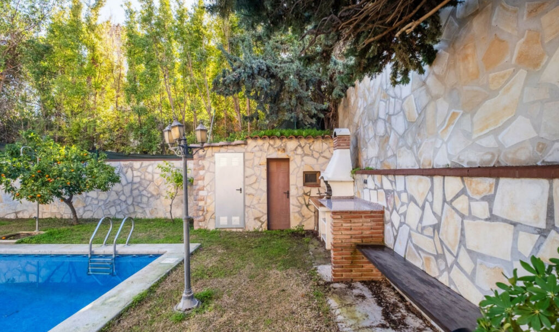 Resale - House -
San Pedro de Alcántara