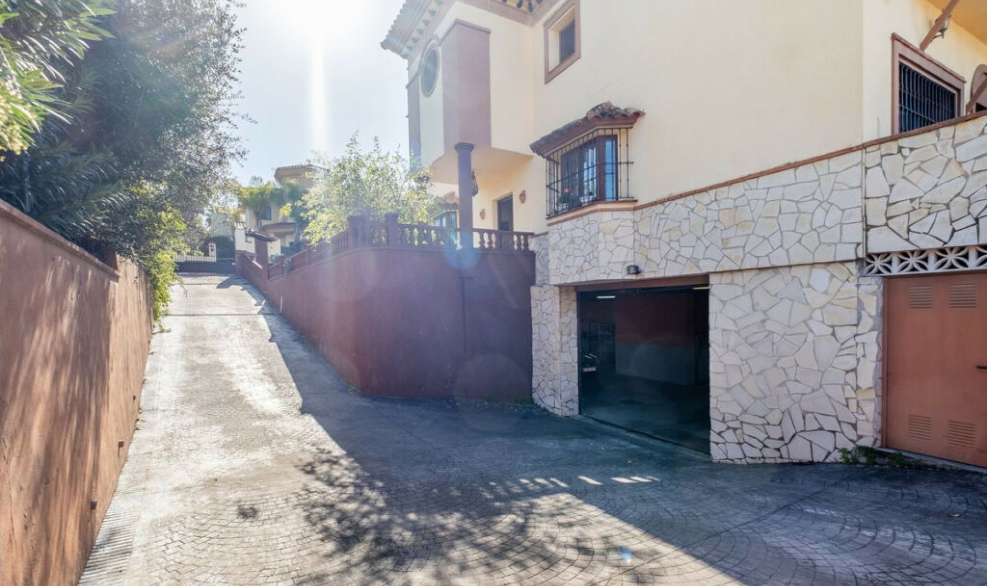 Resale - House -
San Pedro de Alcántara