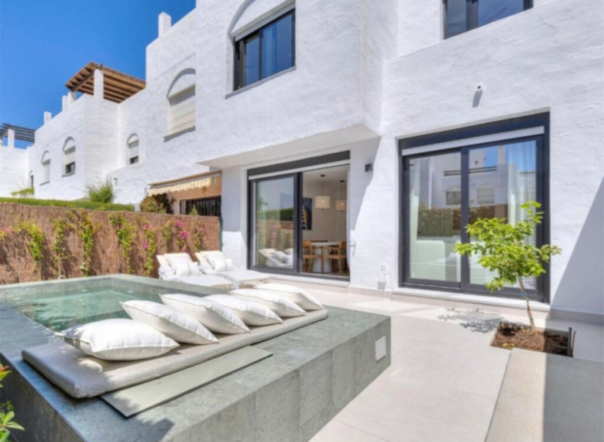 Resale - House -
San Pedro de Alcántara