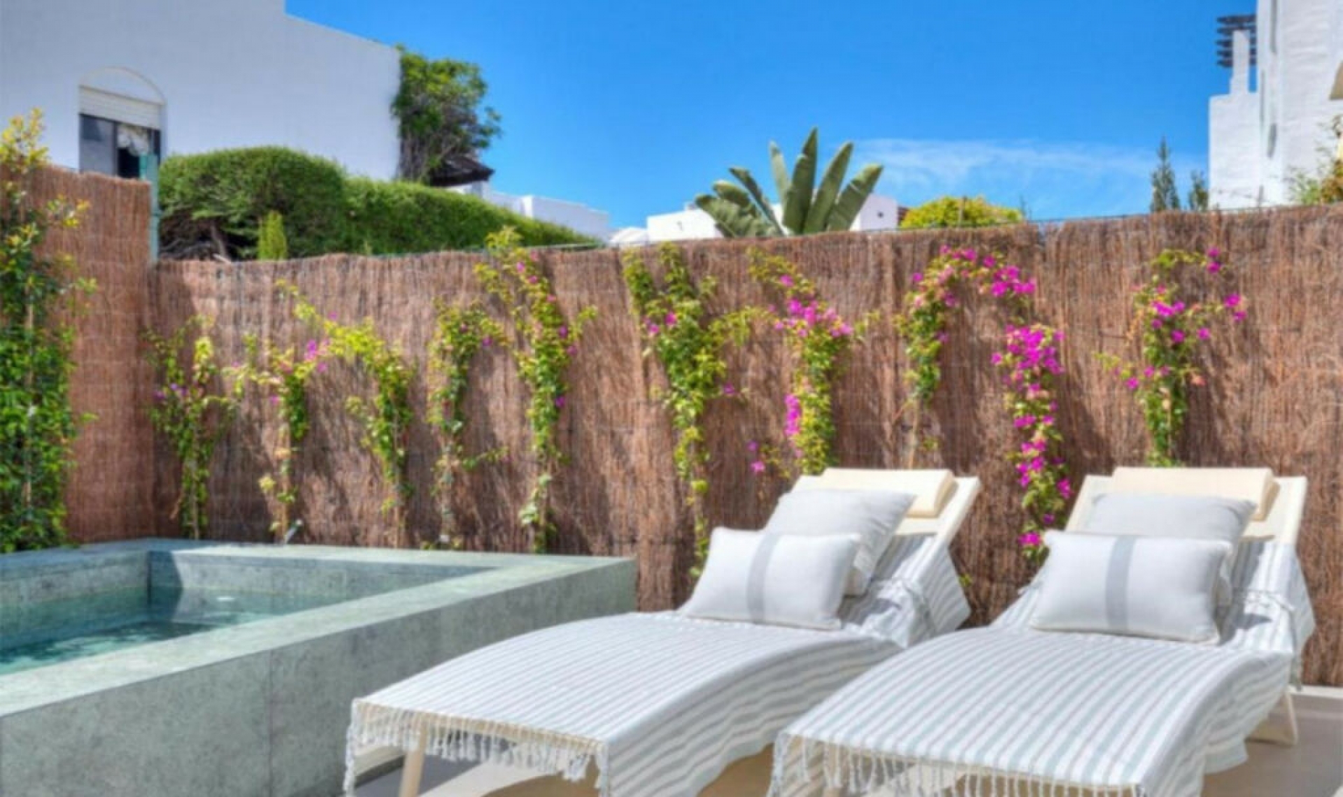 Resale - House -
San Pedro de Alcántara