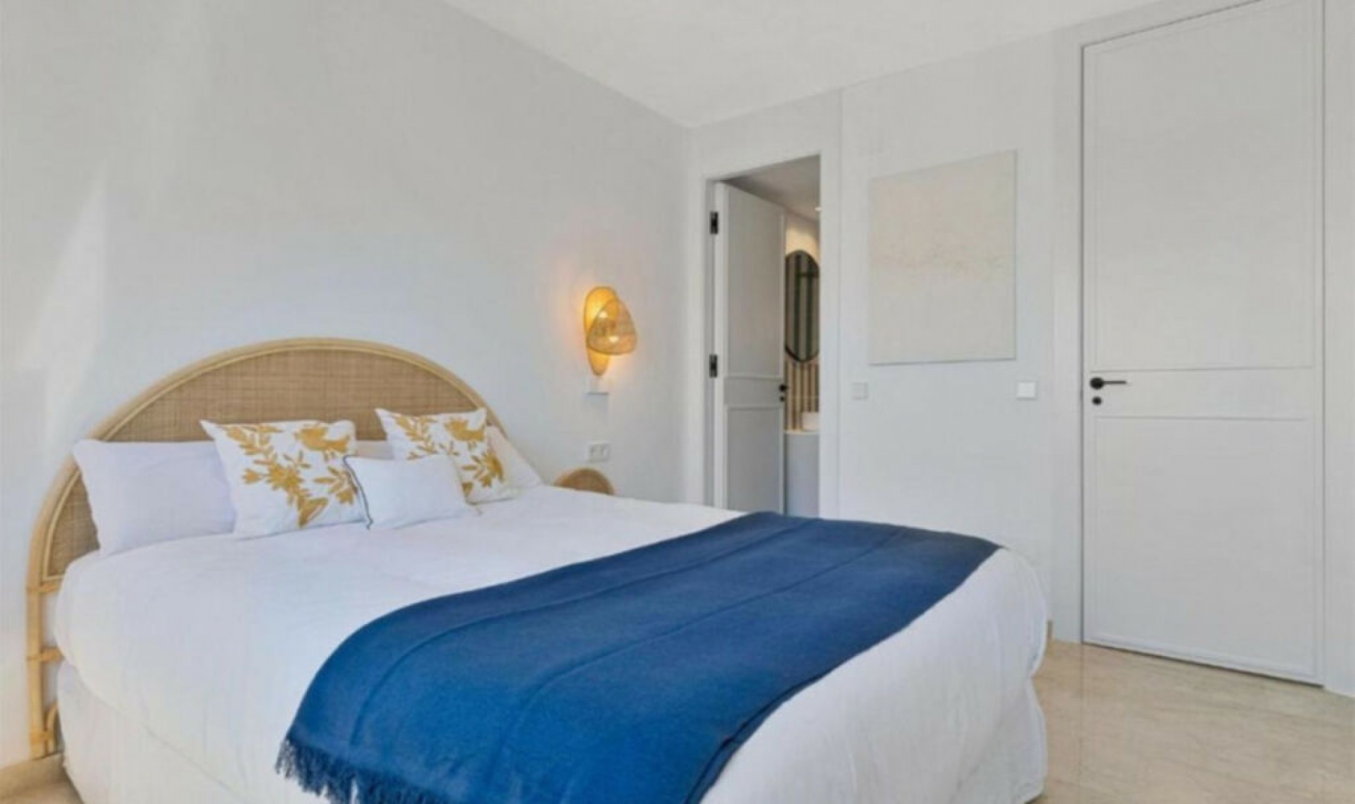 Resale - House -
San Pedro de Alcántara