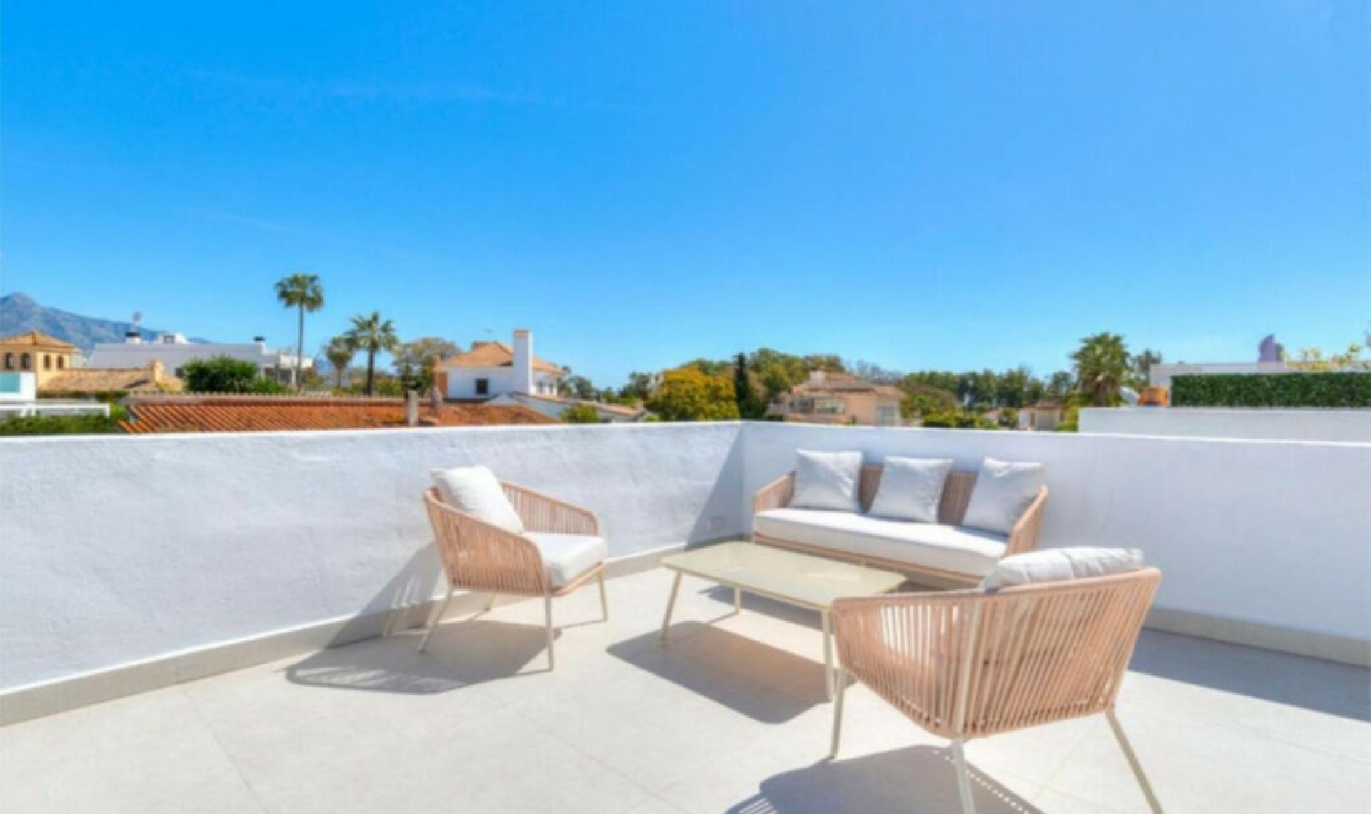 Resale - House -
San Pedro de Alcántara