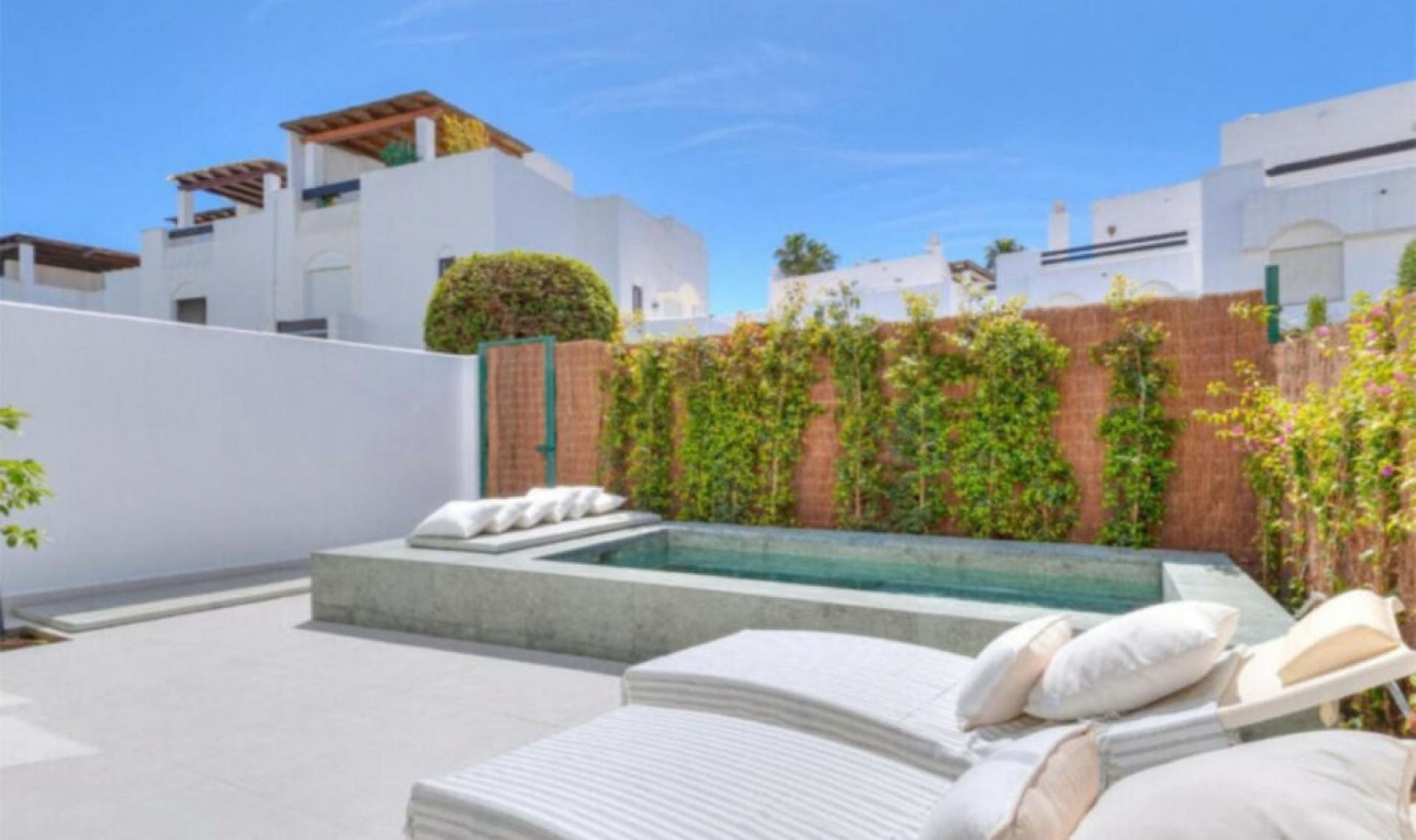 Resale - House -
San Pedro de Alcántara