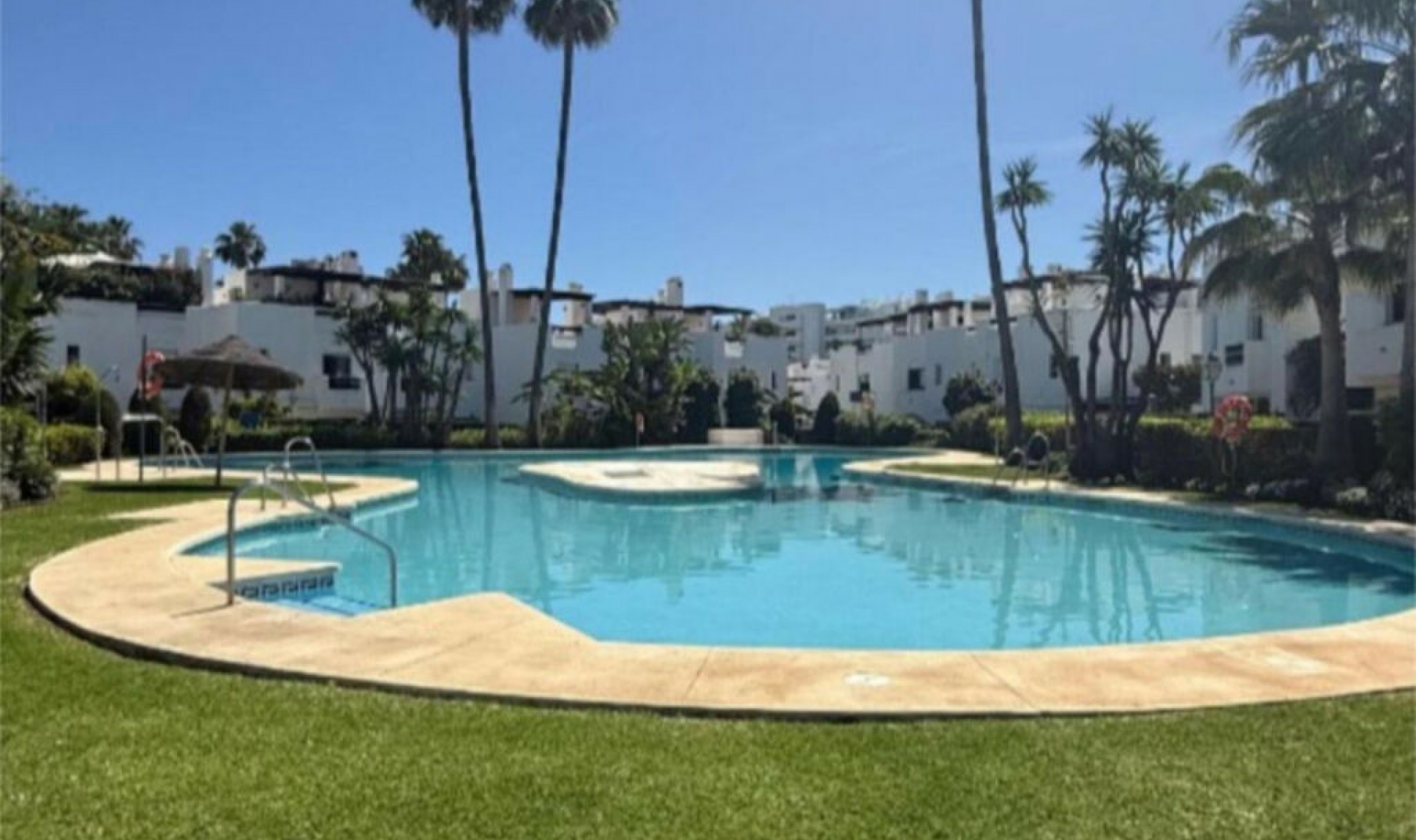 Resale - House -
San Pedro de Alcántara