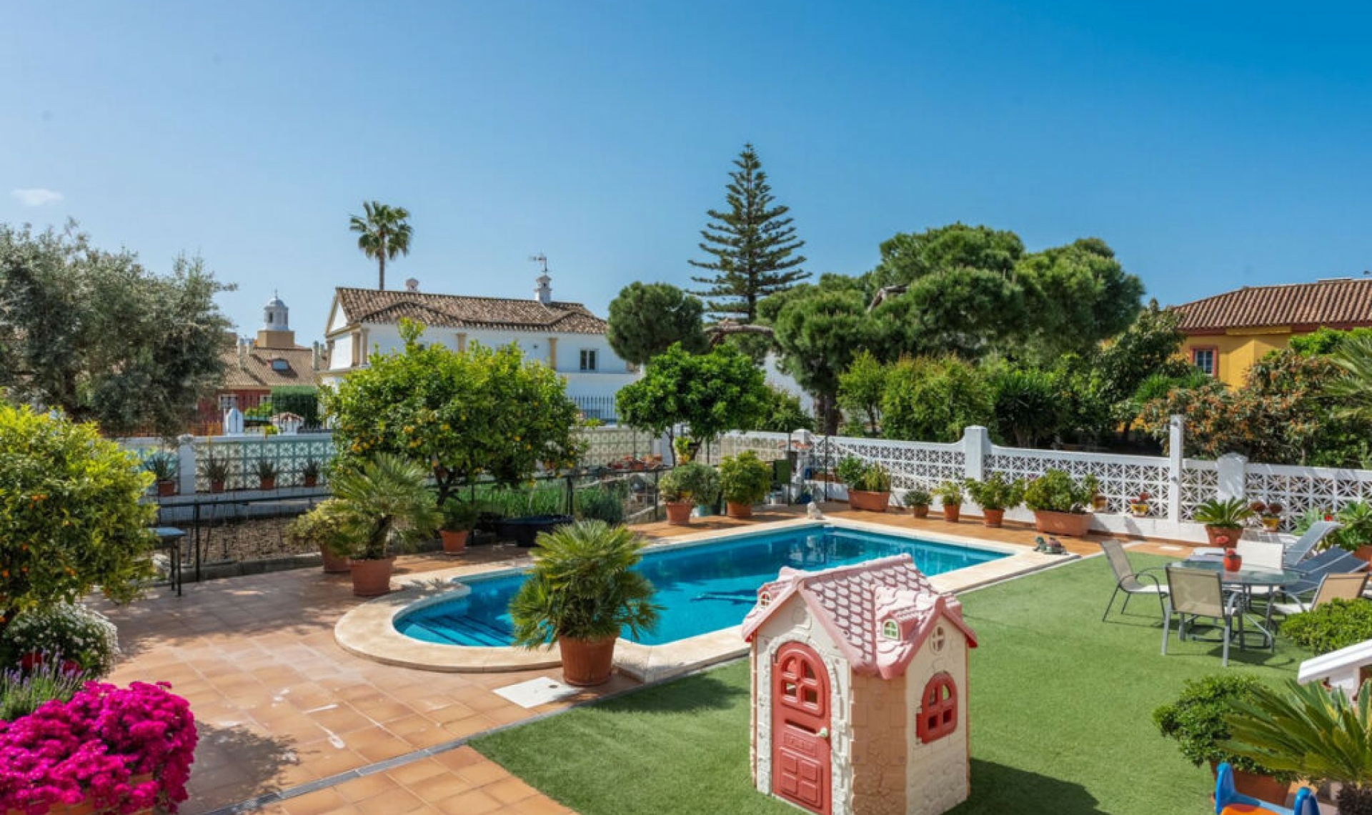 Resale - House -
San Pedro de Alcántara