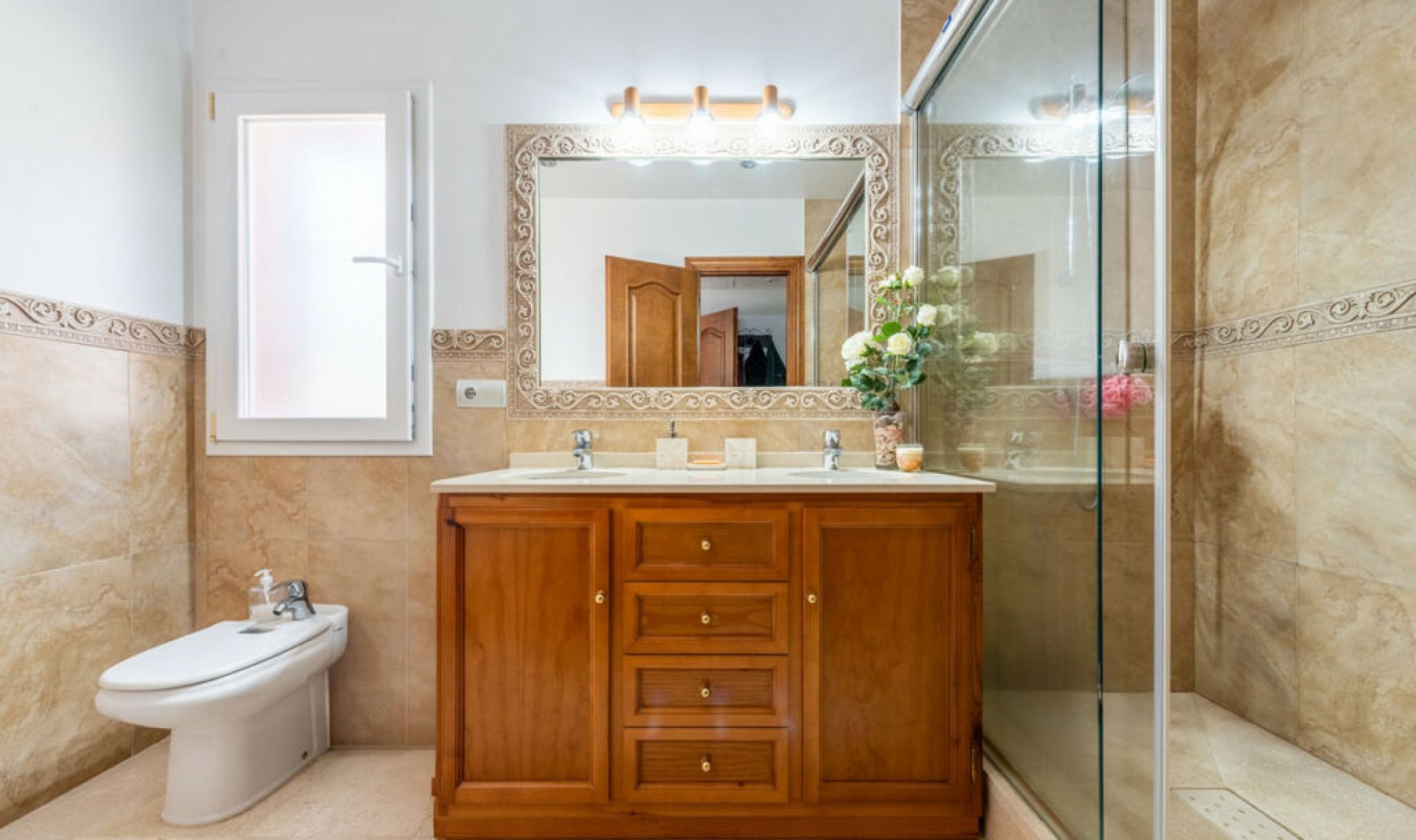 Resale - House -
San Pedro de Alcántara