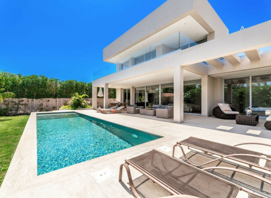 Resale - House -
San Pedro de Alcántara