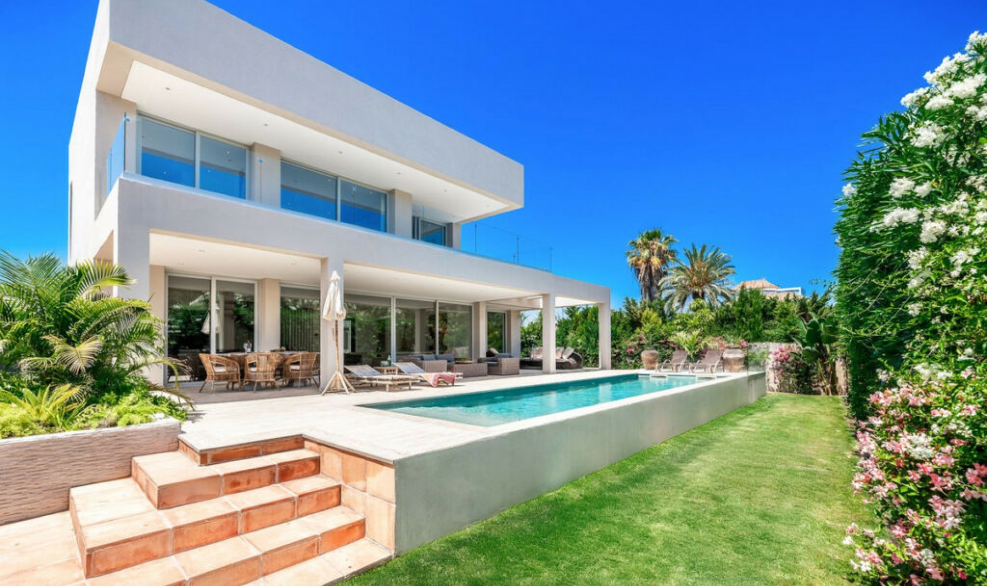 Resale - House -
San Pedro de Alcántara