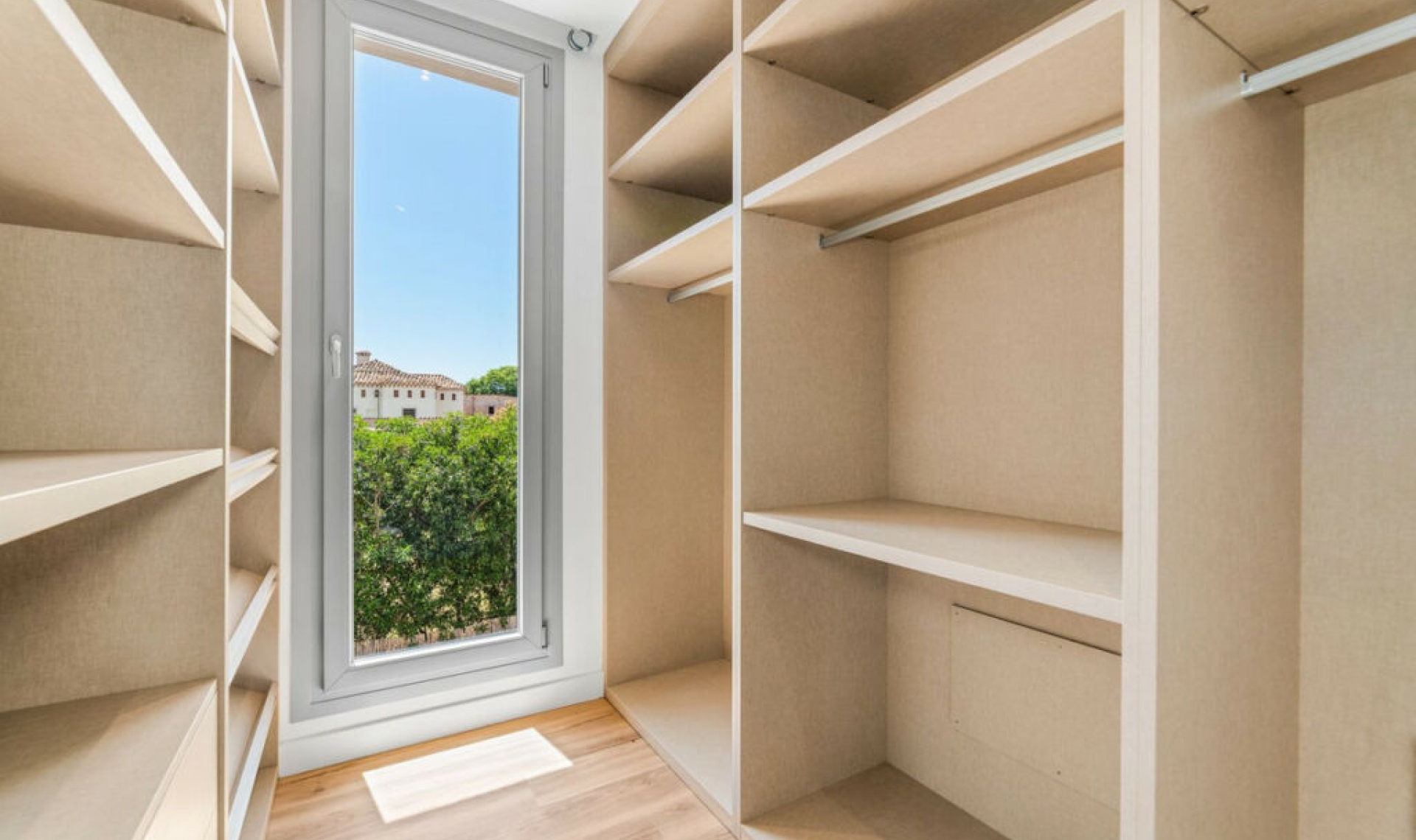 Resale - House -
San Pedro de Alcántara