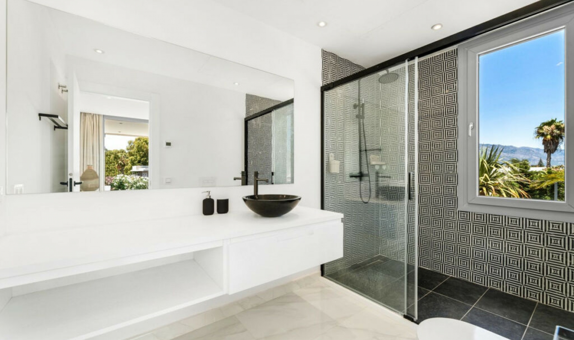 Resale - House -
San Pedro de Alcántara