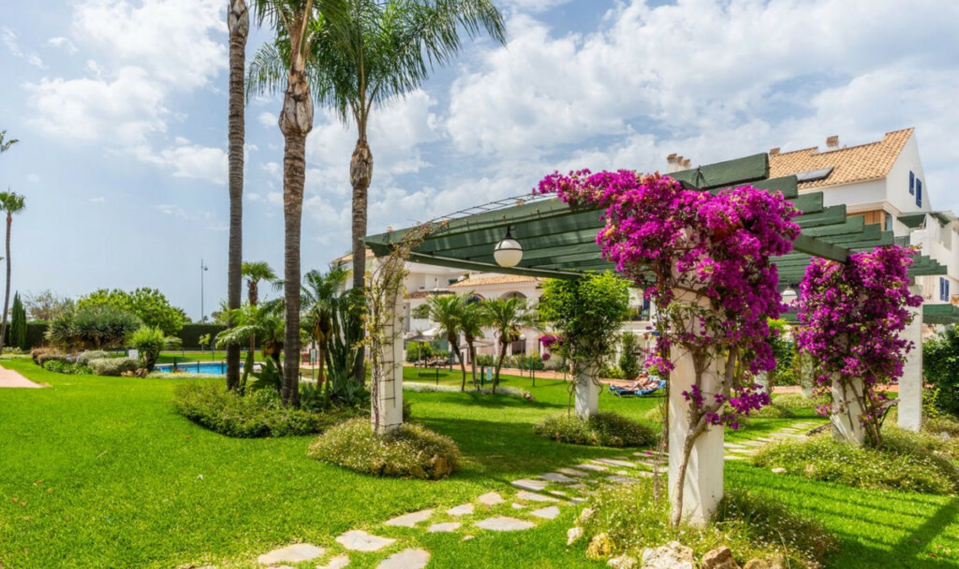 Resale - House -
San Pedro de Alcántara