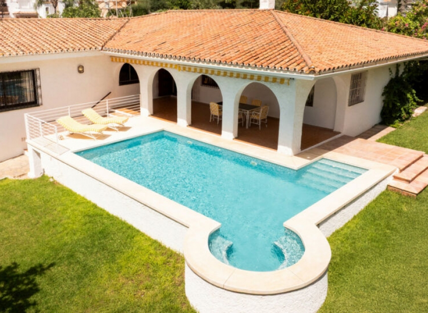 Resale - House -
San Pedro de Alcántara