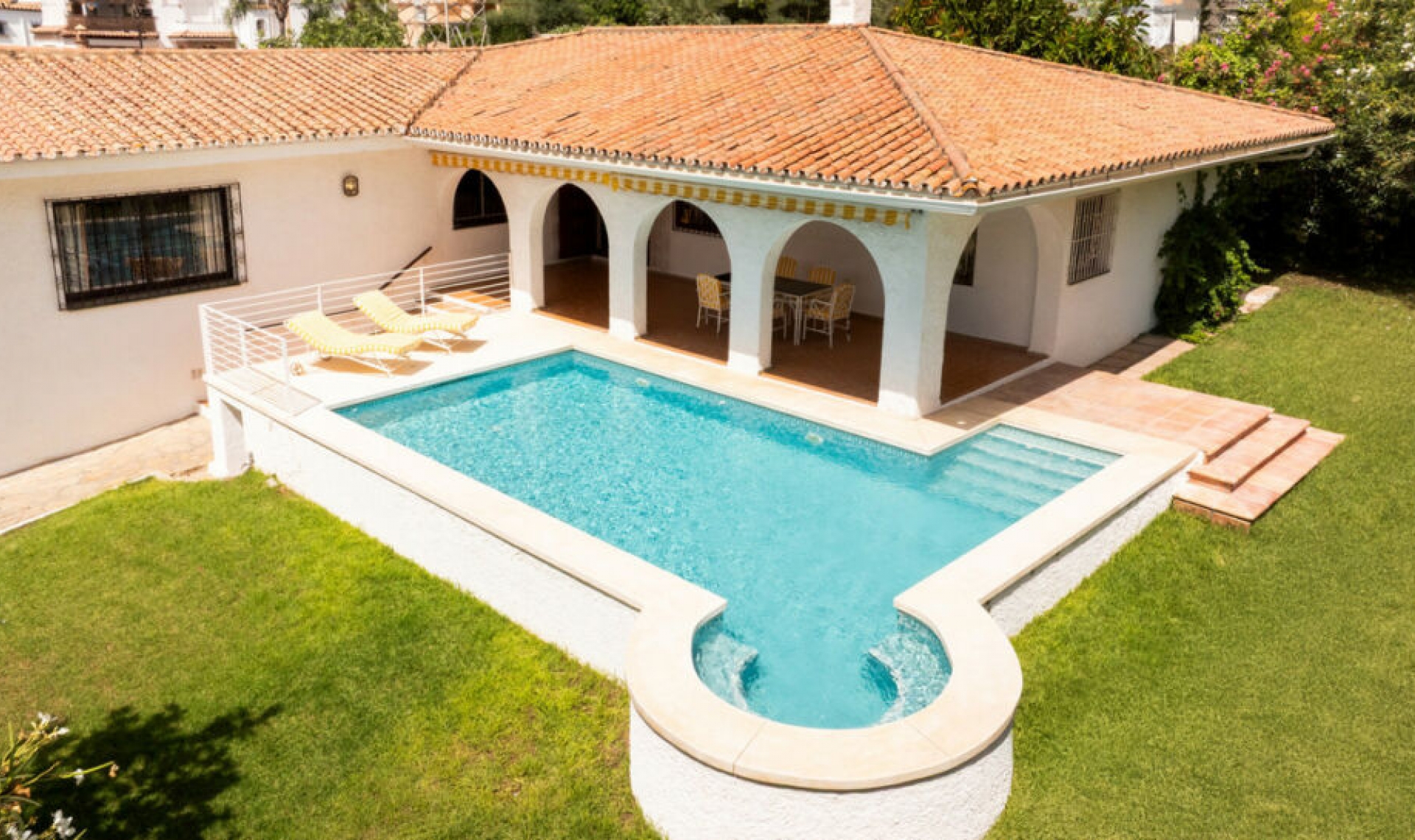 Resale - House -
San Pedro de Alcántara