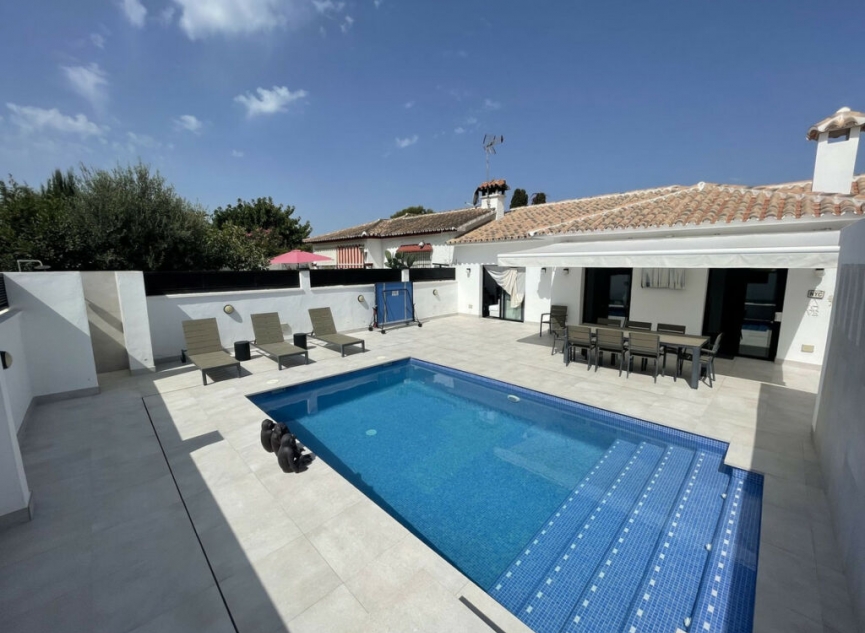 Resale - House -
San Pedro de Alcántara