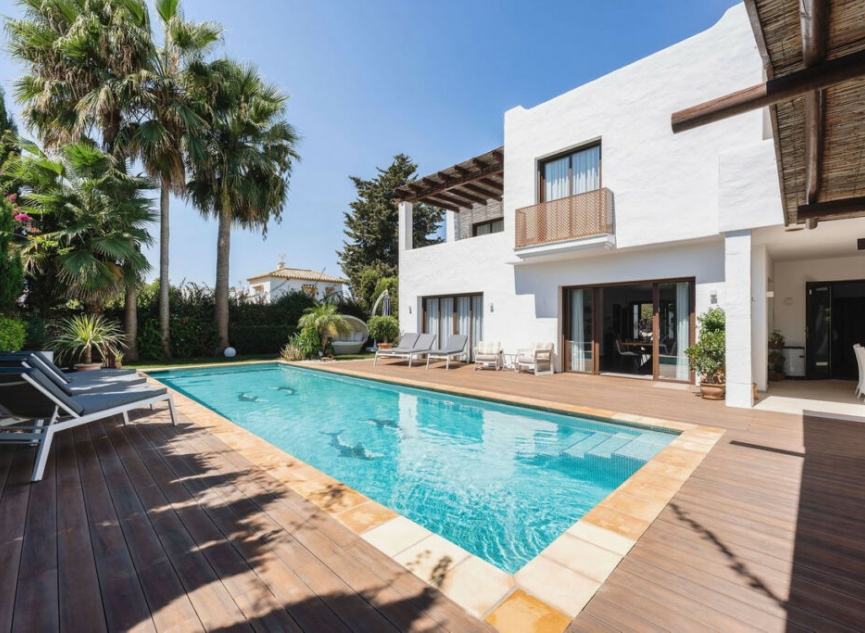 Resale - House -
San Pedro de Alcántara