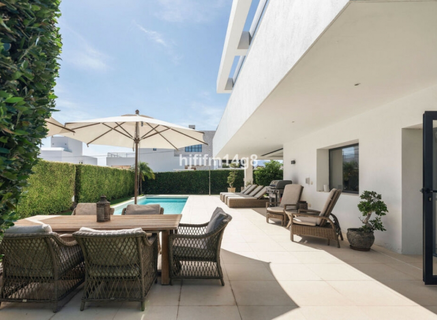 Resale - House -
San Pedro de Alcántara